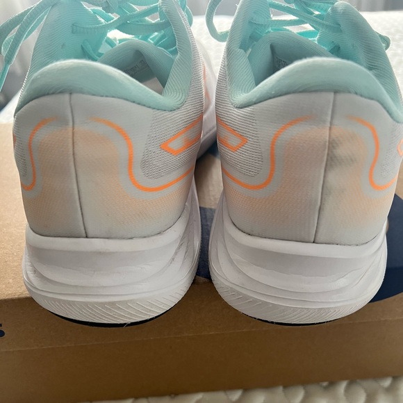 Like new ASICS Gel-Excite 9 Women’s Sneakers Size 11 - Picture 4 of 10